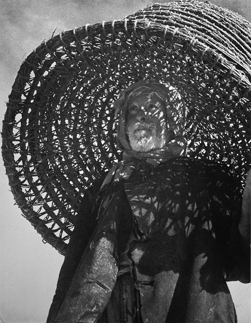 François Tuefferd, Pêcheur avec nasse, îles Kerkennah, Tunisie, 1939